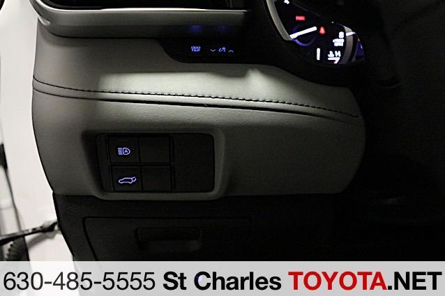 used 2022 Toyota Highlander car, priced at $26,000