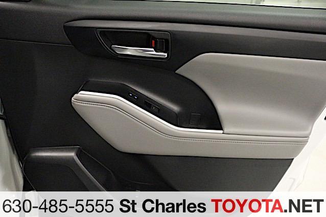 used 2022 Toyota Highlander car, priced at $26,000