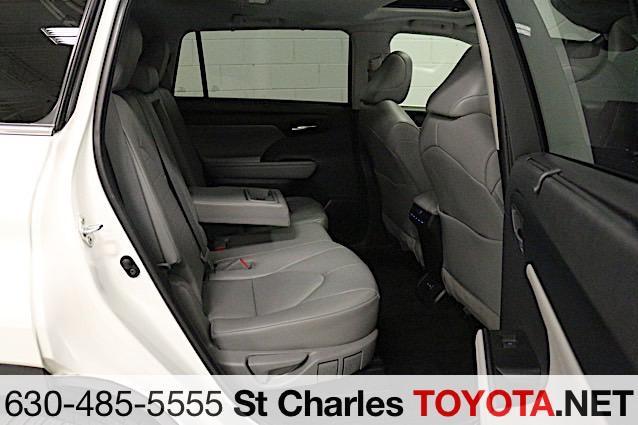 used 2022 Toyota Highlander car, priced at $26,000