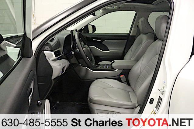 used 2022 Toyota Highlander car, priced at $26,000