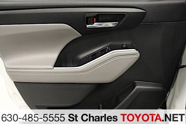 used 2022 Toyota Highlander car, priced at $26,000