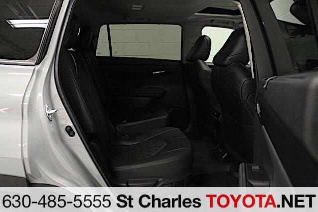 used 2024 Toyota Highlander Hybrid car, priced at $47,500