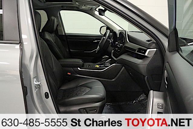 used 2024 Toyota Highlander Hybrid car, priced at $47,500