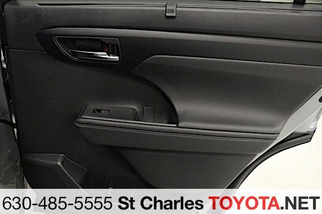 used 2024 Toyota Highlander Hybrid car, priced at $47,500