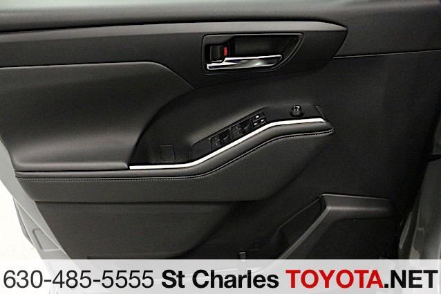 used 2024 Toyota Highlander Hybrid car, priced at $47,500