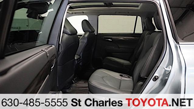 used 2024 Toyota Highlander car, priced at $51,500