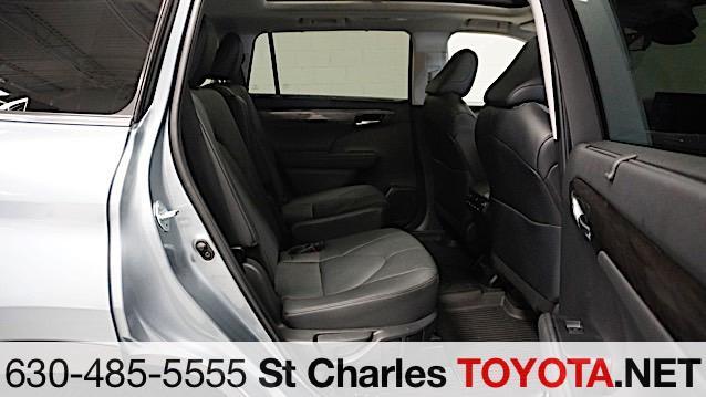 used 2024 Toyota Highlander car, priced at $51,500