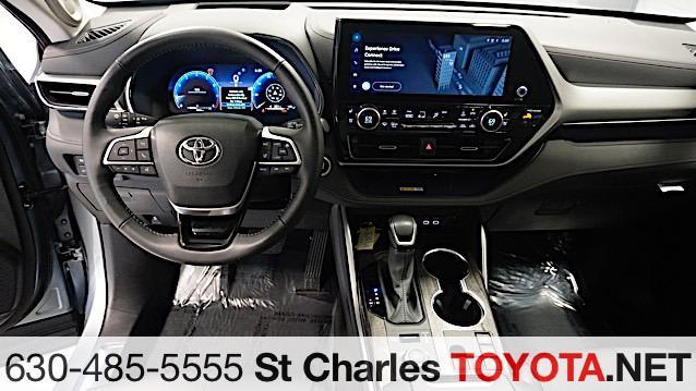 used 2024 Toyota Highlander car, priced at $51,500