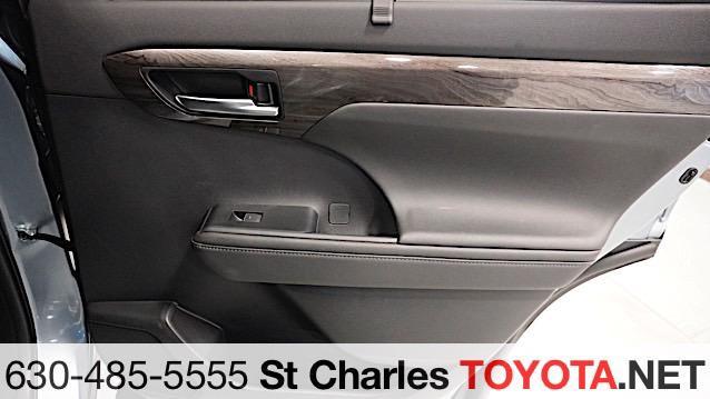 used 2024 Toyota Highlander car, priced at $51,500