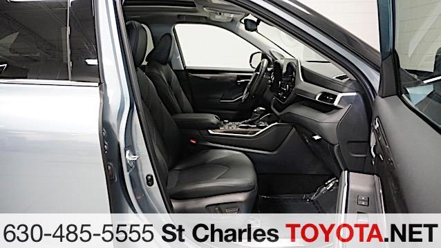 used 2024 Toyota Highlander car, priced at $51,500