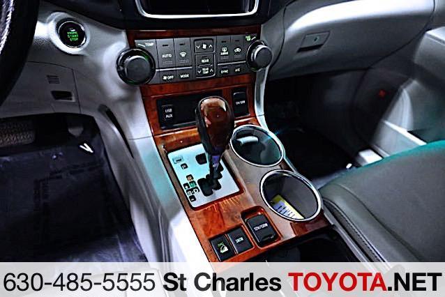 used 2013 Toyota Highlander car, priced at $16,500