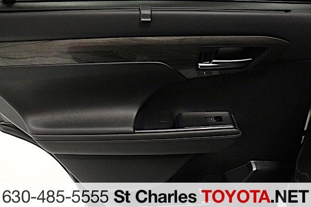 used 2021 Toyota Highlander car, priced at $38,000