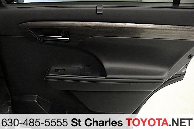 used 2021 Toyota Highlander car, priced at $38,000