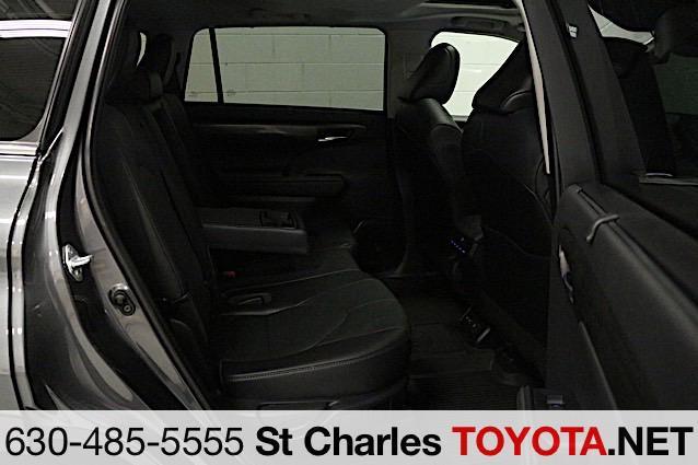 used 2021 Toyota Highlander car, priced at $38,000