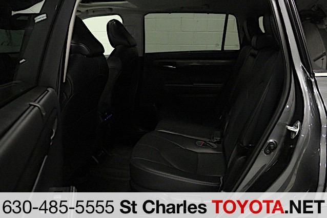 used 2021 Toyota Highlander car, priced at $38,000