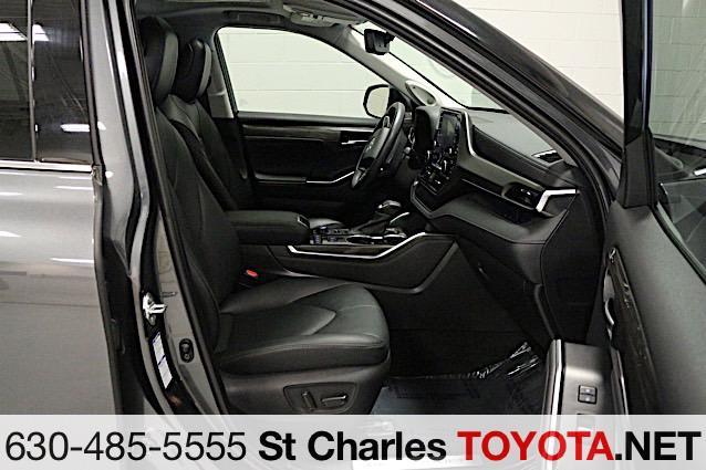 used 2021 Toyota Highlander car, priced at $38,000