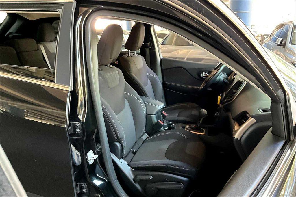 used 2015 Jeep Cherokee car, priced at $7,700