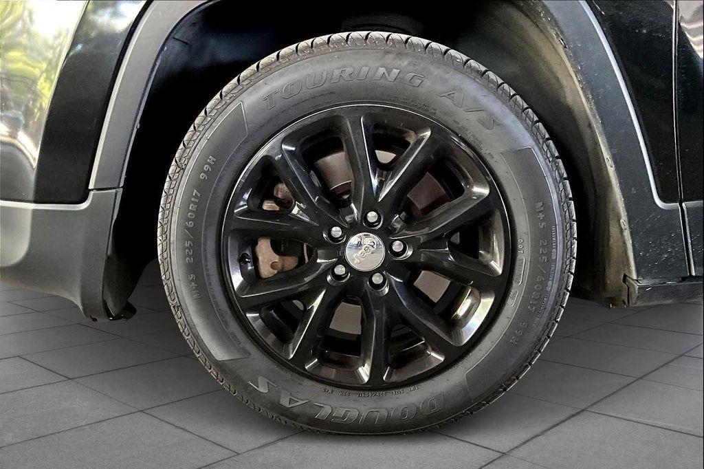 used 2015 Jeep Cherokee car, priced at $7,700