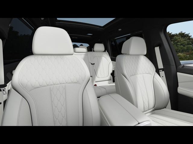 new 2025 BMW X7 car, priced at $97,620