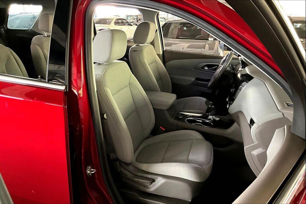 used 2020 Chevrolet Traverse car, priced at $21,946