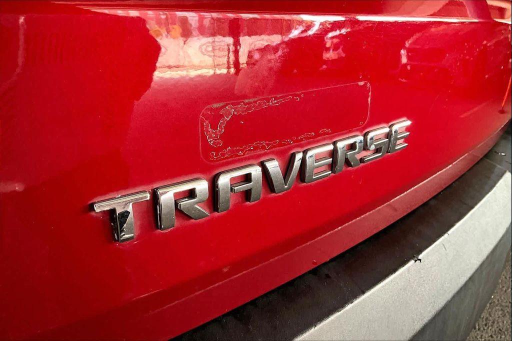used 2020 Chevrolet Traverse car, priced at $21,946