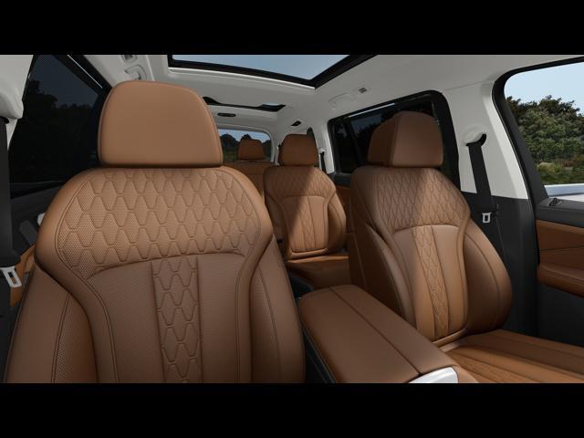 new 2025 BMW X7 car, priced at $97,270