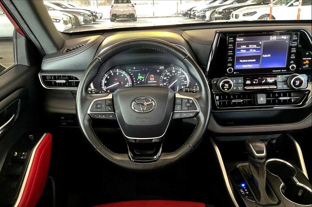 used 2021 Toyota Highlander car, priced at $33,457