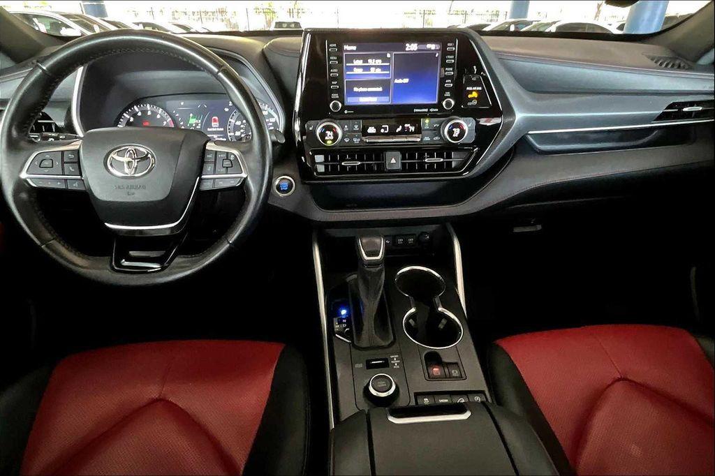used 2021 Toyota Highlander car, priced at $33,457
