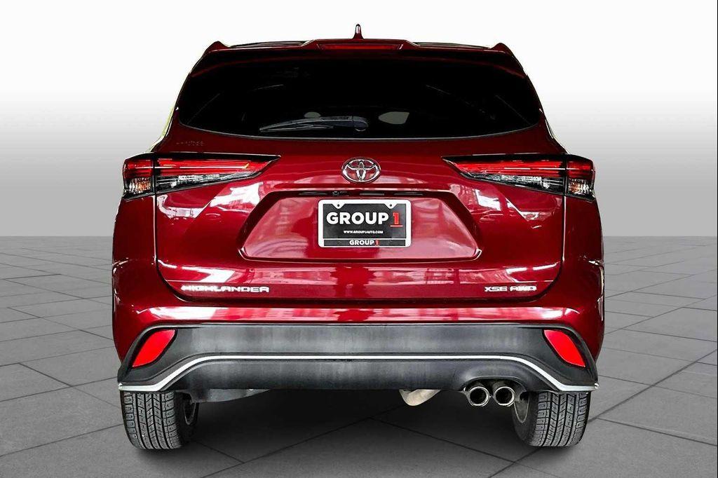 used 2021 Toyota Highlander car, priced at $33,457