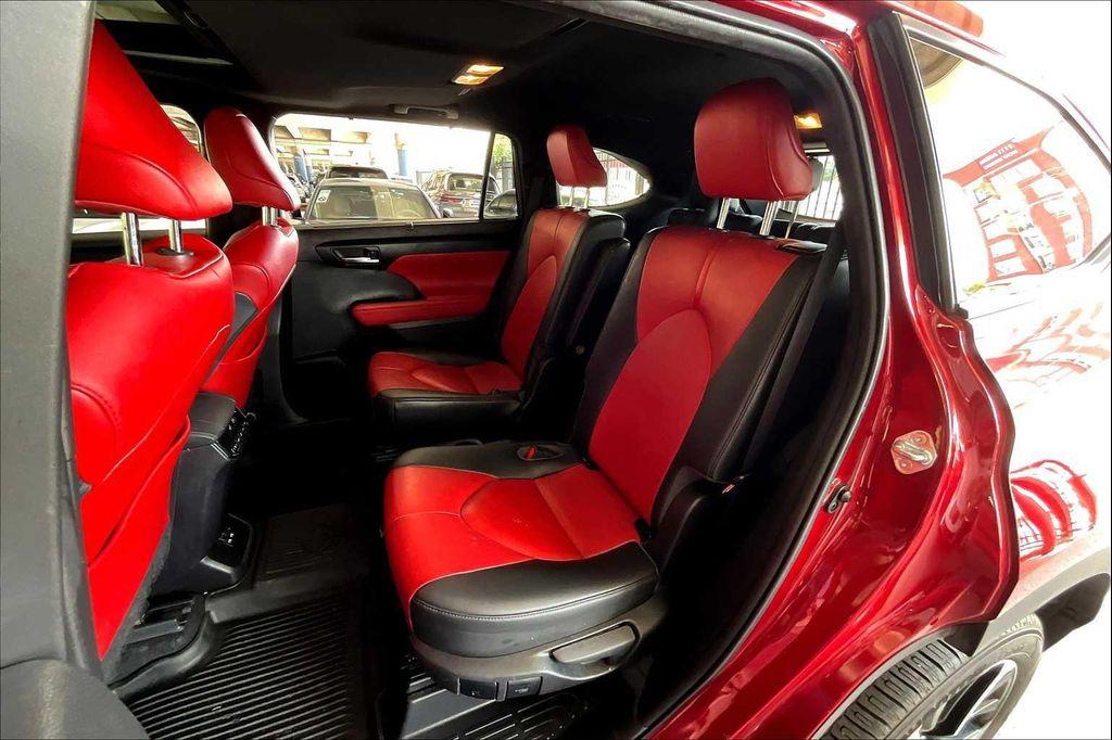 used 2021 Toyota Highlander car, priced at $33,457