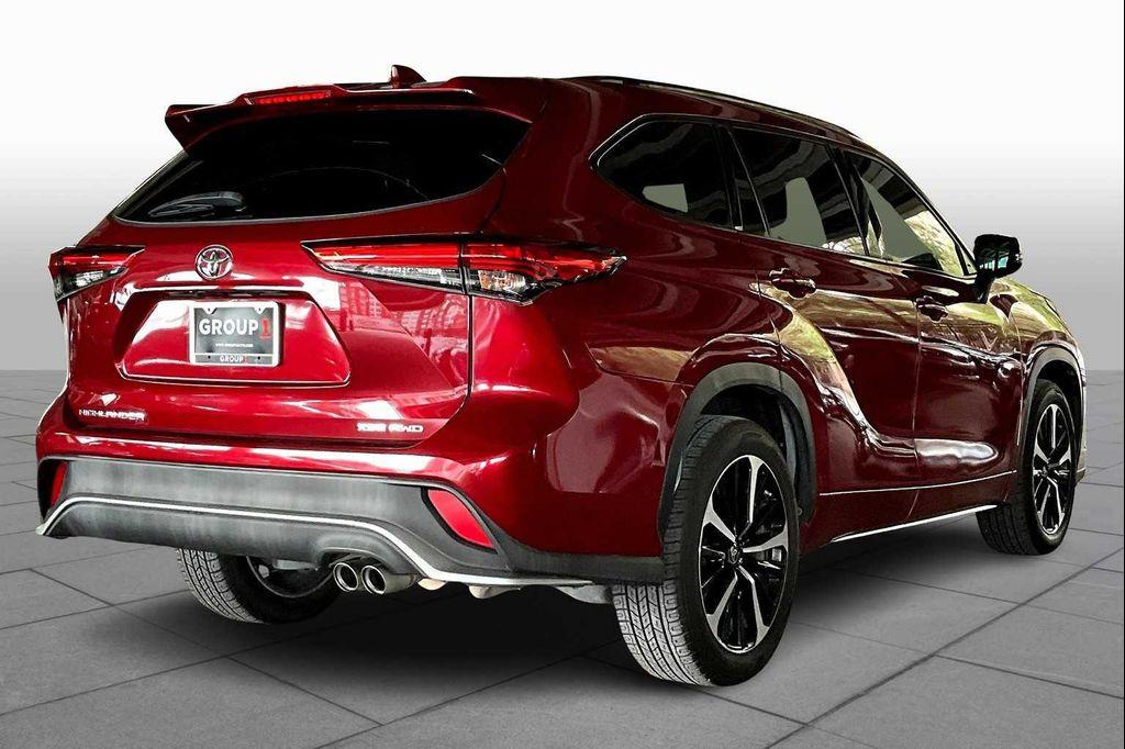 used 2021 Toyota Highlander car, priced at $33,457