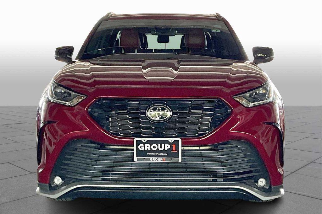 used 2021 Toyota Highlander car, priced at $33,457