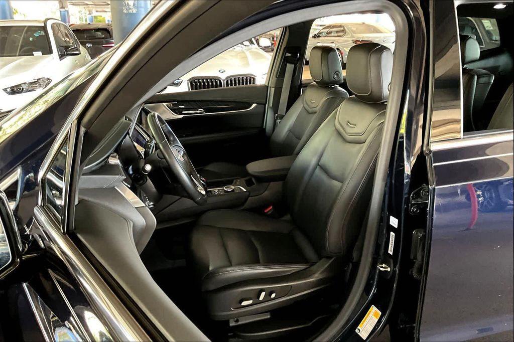 used 2022 Cadillac XT6 car, priced at $28,915