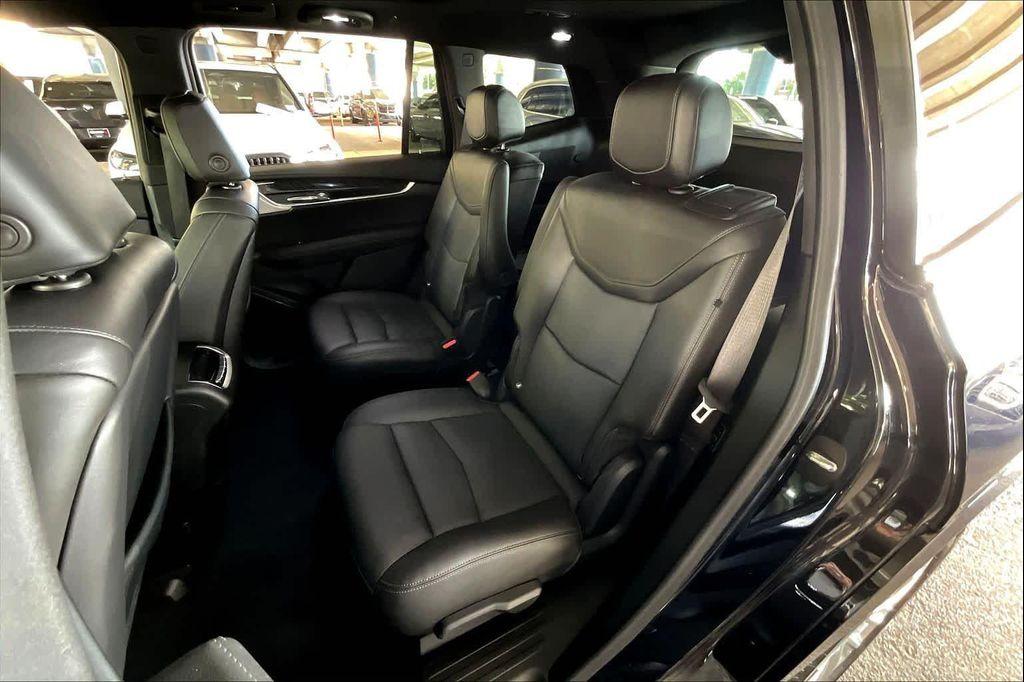 used 2022 Cadillac XT6 car, priced at $28,915