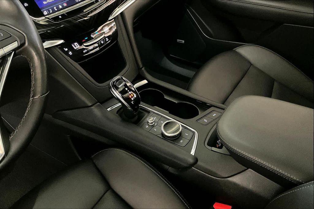 used 2022 Cadillac XT6 car, priced at $28,915