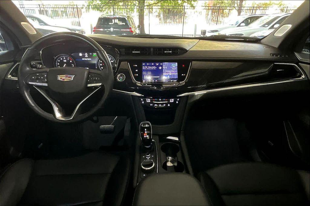 used 2022 Cadillac XT6 car, priced at $28,915