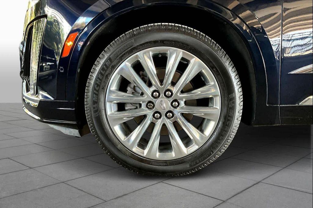 used 2022 Cadillac XT6 car, priced at $28,915