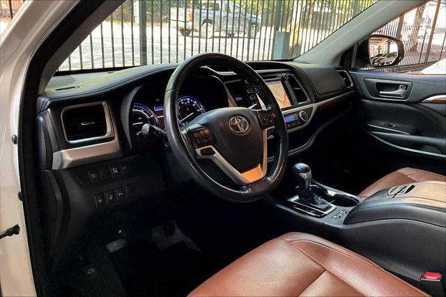 used 2018 Toyota Highlander Hybrid car, priced at $27,950