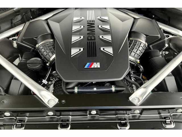 new 2025 BMW X7 car, priced at $117,020