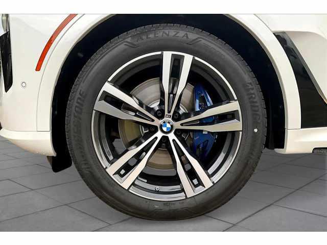 new 2025 BMW X7 car, priced at $117,020