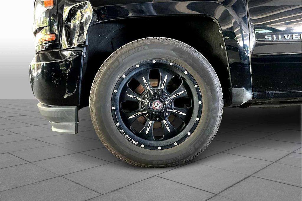 used 2018 Chevrolet Silverado 1500 car, priced at $21,977