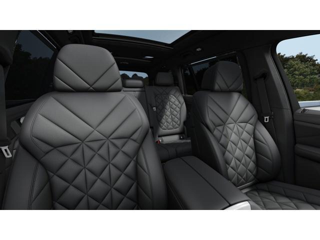 new 2026 BMW X7 car, priced at $100,130