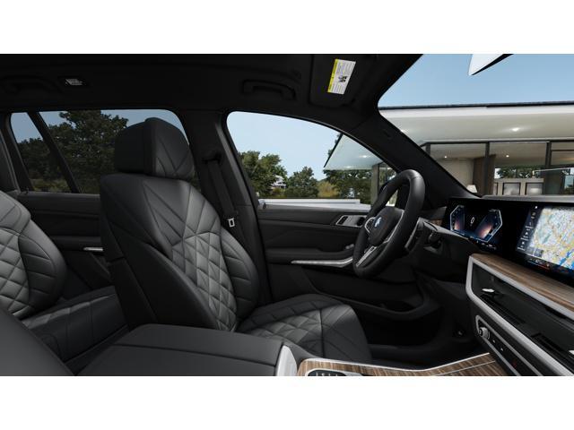 new 2025 BMW X7 car, priced at $94,625