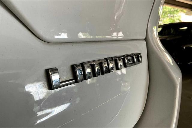used 2022 Jeep Grand Cherokee car, priced at $27,789