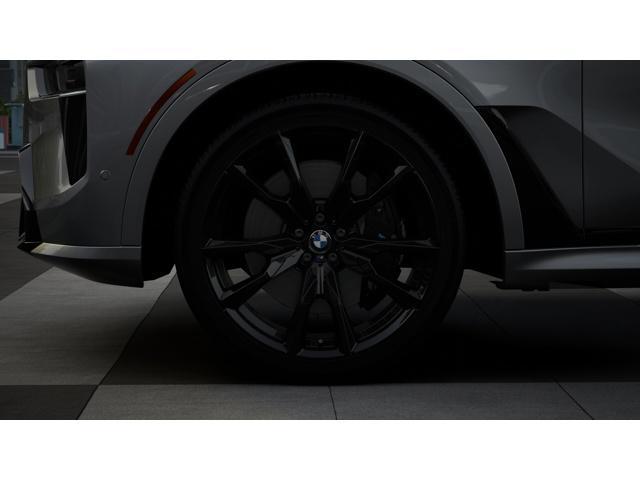 new 2026 BMW X7 car, priced at $100,060