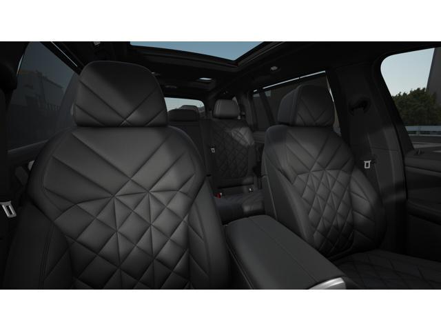 new 2026 BMW X7 car, priced at $100,060