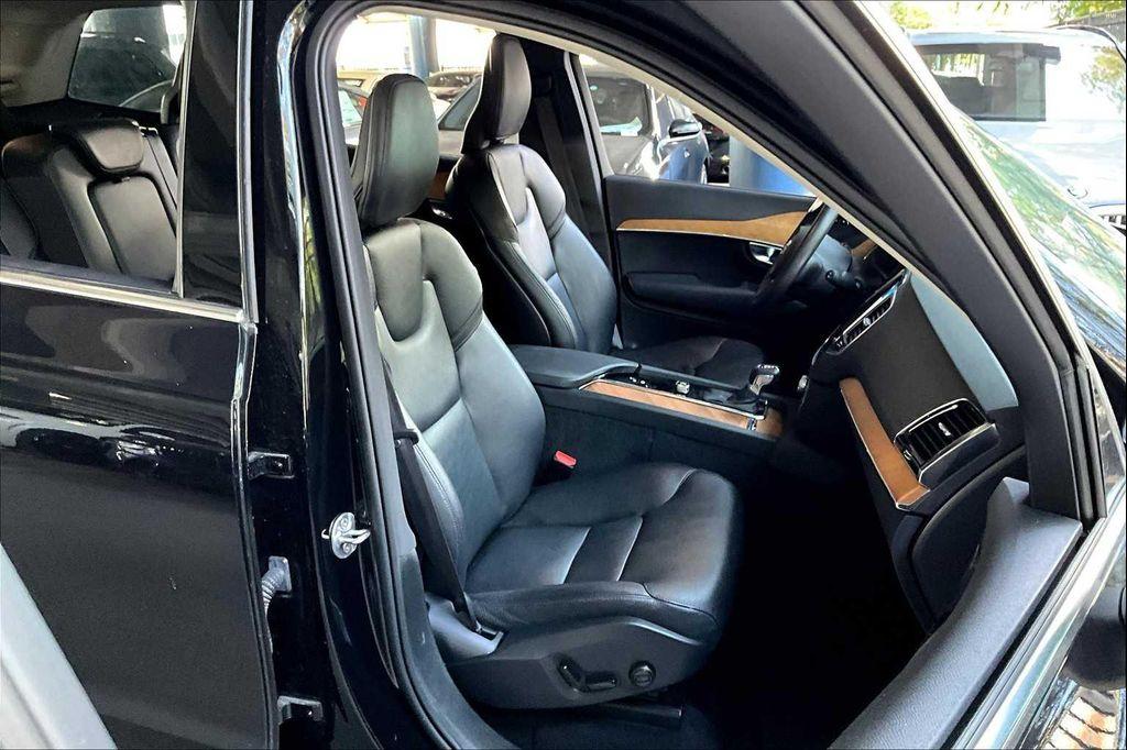 used 2022 Volvo XC90 car, priced at $38,215