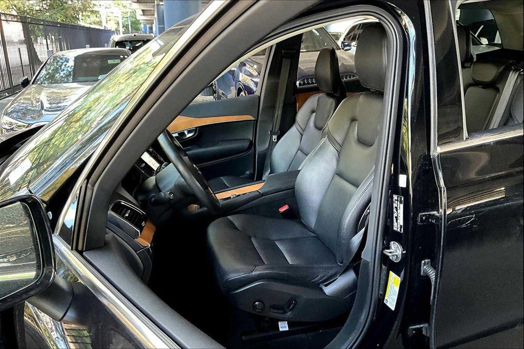 used 2022 Volvo XC90 car, priced at $38,215