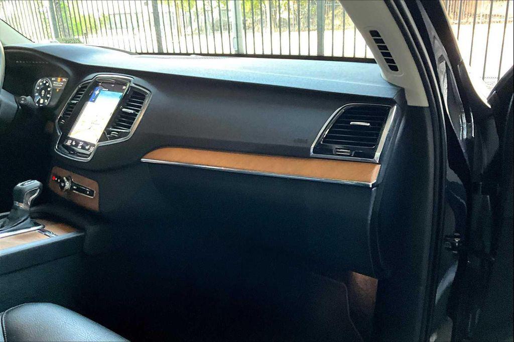 used 2022 Volvo XC90 car, priced at $38,215
