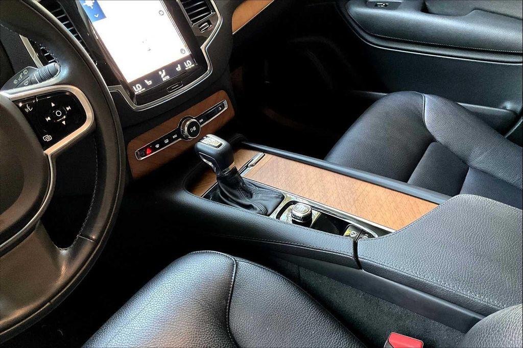 used 2022 Volvo XC90 car, priced at $38,215